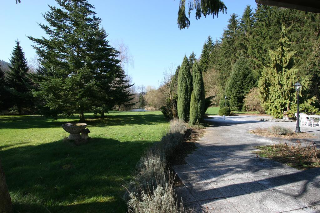 Park Hotel Am Schloss Ettringen  ภายนอก รูปภาพ