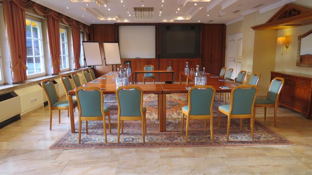 Park Hotel Am Schloss Ettringen  ภายนอก รูปภาพ