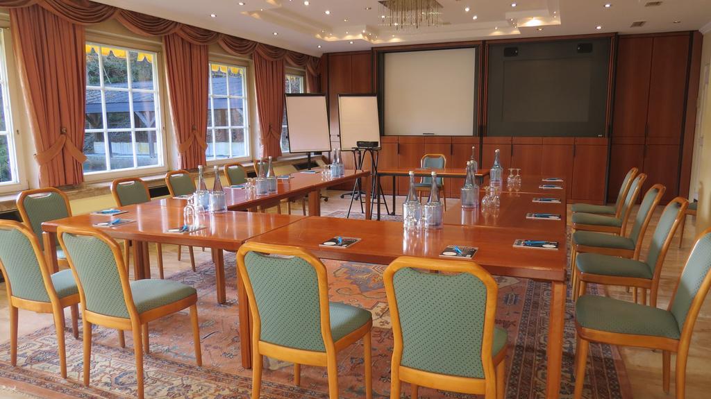 Park Hotel Am Schloss Ettringen  ภายนอก รูปภาพ