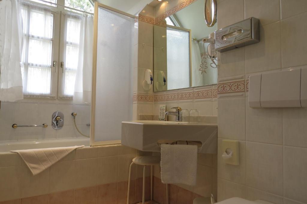Park Hotel Am Schloss Ettringen  ห้อง รูปภาพ