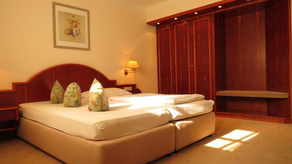 Park Hotel Am Schloss Ettringen  ห้อง รูปภาพ